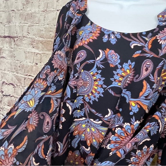 A Pea In The Pod Navy Paisley Long Sleeve Blouse - Picture 3 of 10